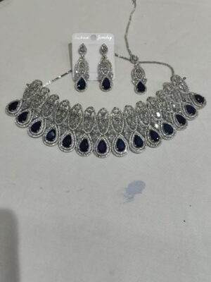 Graceful Silver Necklace and Earrings Set